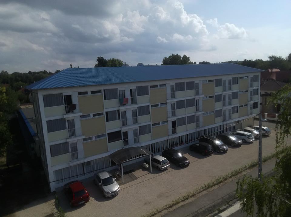 Hotel Amigo Zamárdi Buitenkant foto